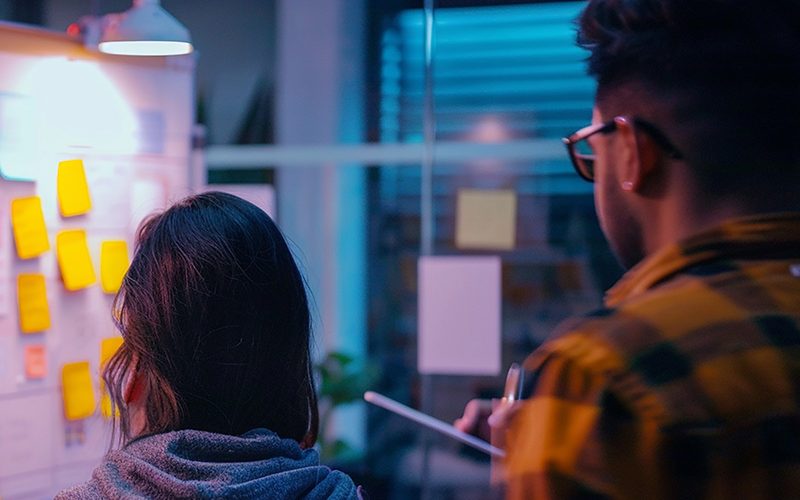 ux-researcher-conducting-user-interviews